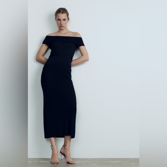 NWT. Zara Silver Vinyl Block Heel Sandals. Size 8. - Picture 3 of 9